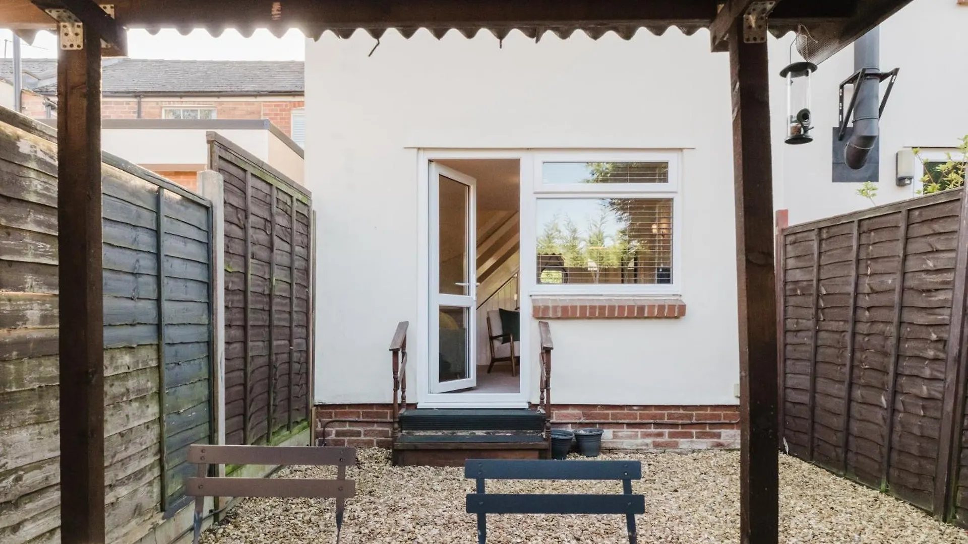 Corner House - Bright 2 Bed In Cheltenham Beckhampton