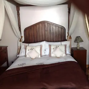 3* Pensión Alice
