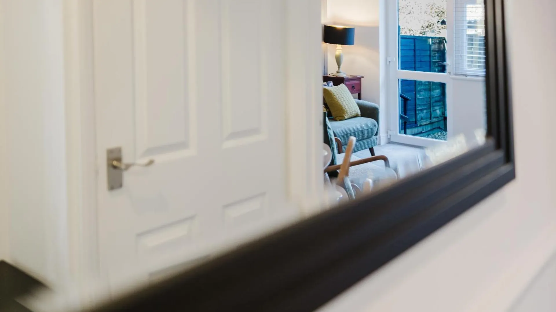 Apartment Corner House - Bright 2 Bed In Cheltenham Beckhampton United Kingdom