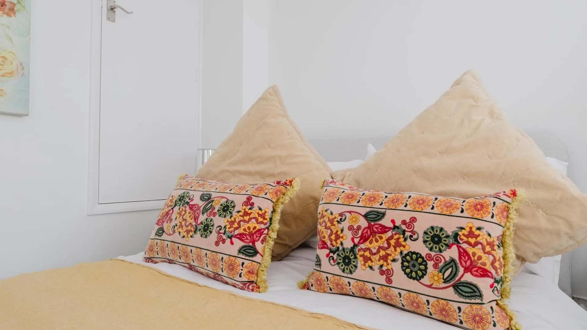 Corner House - Bright 2 Bed In Cheltenham Beckhampton United Kingdom