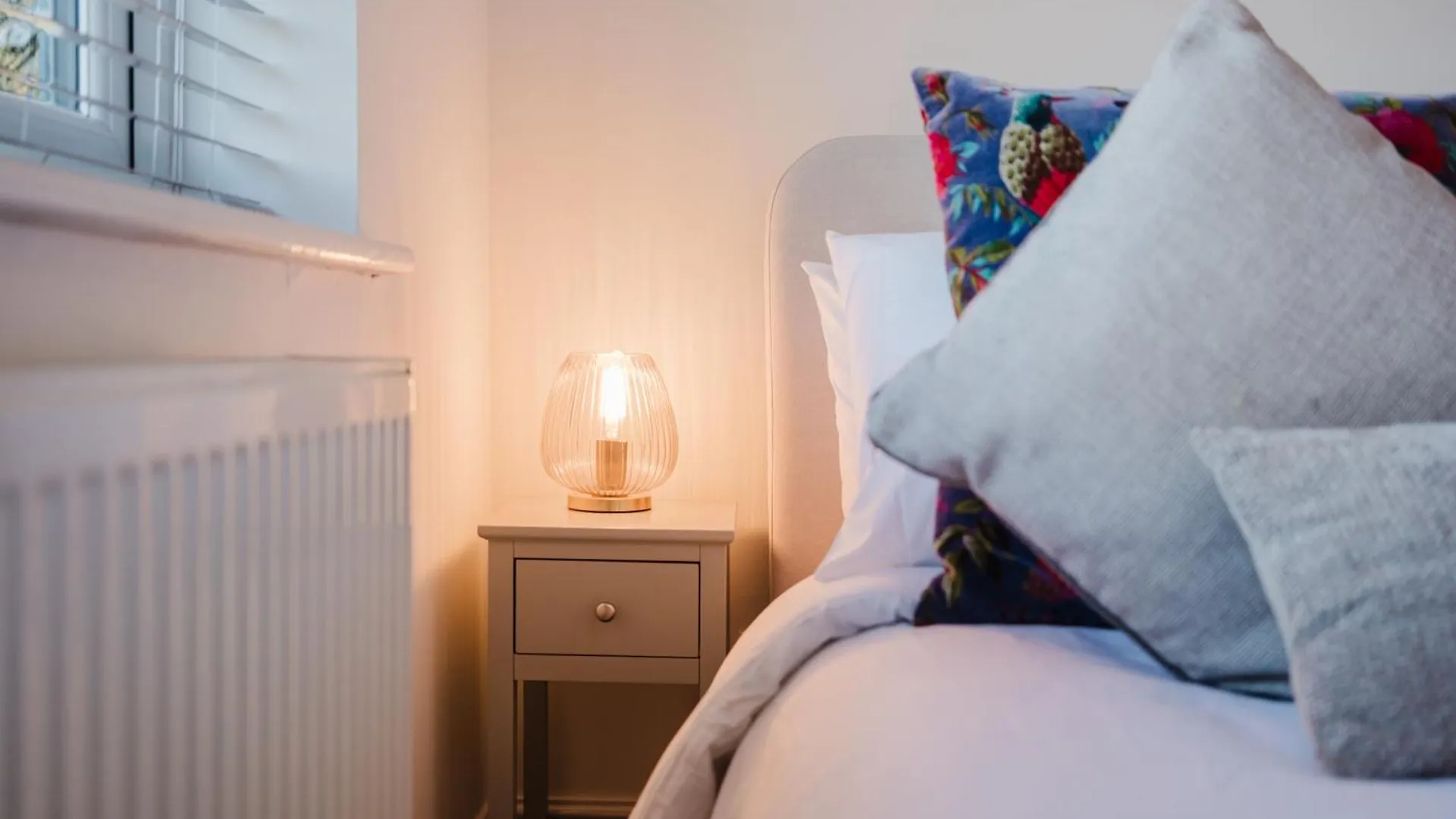 Corner House - Bright 2 Bed In Cheltenham Beckhampton Apartment