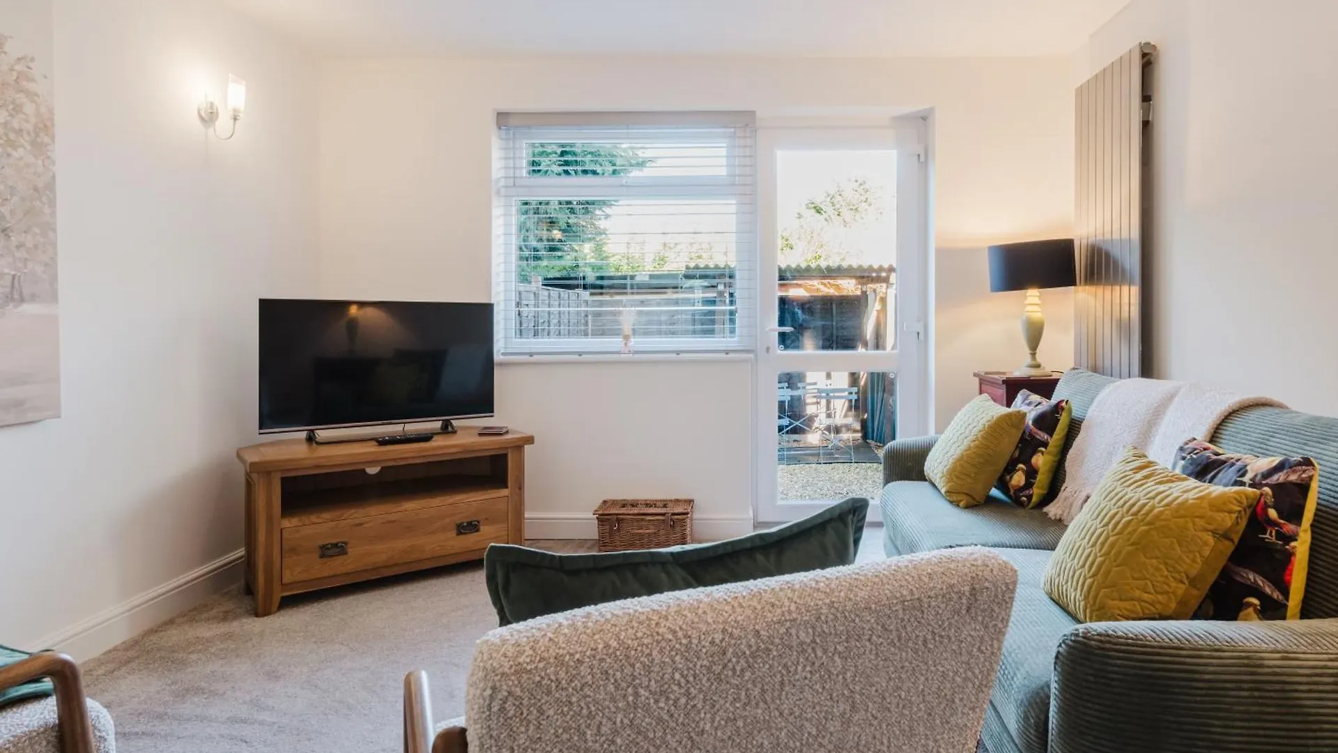 Corner House - Bright 2 Bed In Cheltenham Beckhampton Apartment
